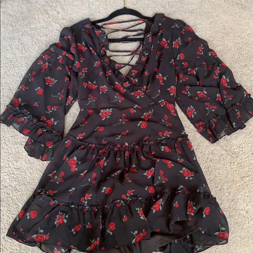 Forever 21 back lace up floral dress
